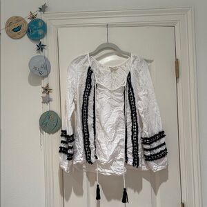 Free generation White and Black Tassel Blouse